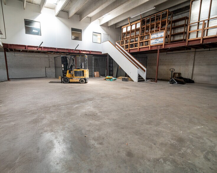 More Photos Of 7801-7821 W 25th Ct, Hialeah Warehouse For Lease