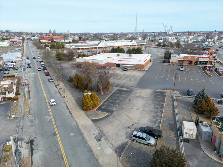 More Photos Of 1383 Cove Rd, New Bedford Drugstore For Lease