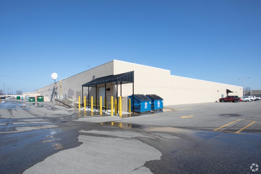More Photos Of 4025-4141 24th Ave, Fort Gratiot Freestanding For Lease