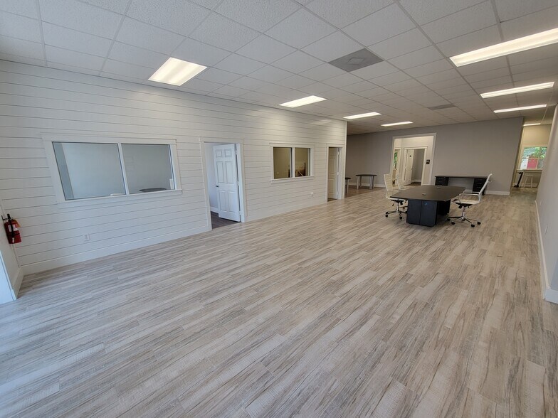 More Photos Of 9405 Cypress Lake Dr, Fort Myers Medical For Lease