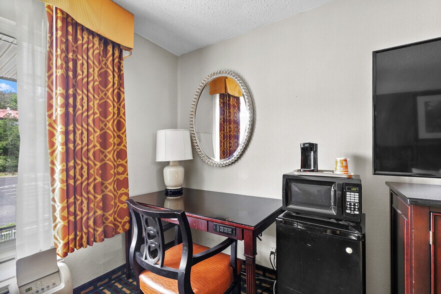 More Photos Of 155 Vulcan Rd, Birmingham Hotel For Sale