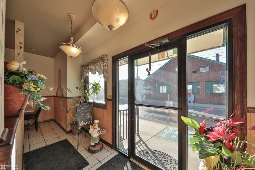 More Photos Of 11 West Pennsylvania Ave, Pen Argyl Freestanding For Sale