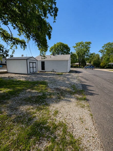 More Photos Of 2207 Fowler St, Anderson Office For Sale