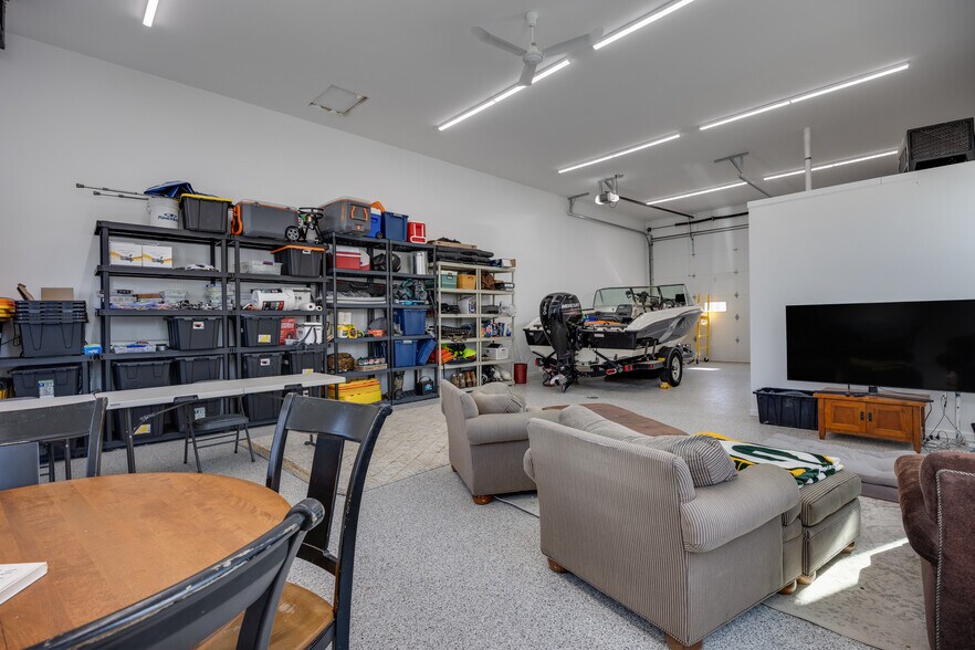 More Photos Of 6580 Lake Rd, Windsor Warehouse For Sale