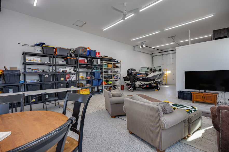 More Photos Of 6580 Lake Rd, Windsor Warehouse For Sale