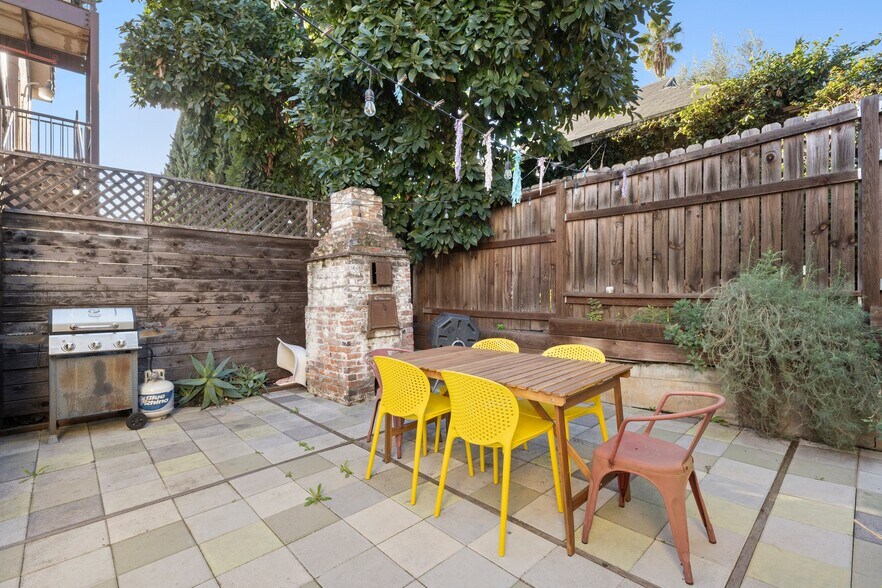 More Photos Of 1515 Echo Park Ave, Los Angeles Storefront Retail Residential For Sale