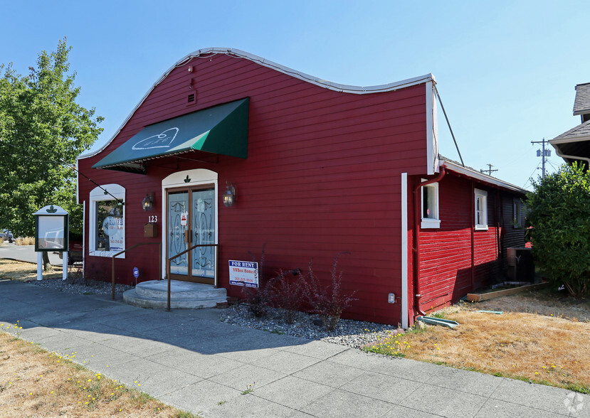 Primary Photo Of 123 N Blakeley St, Monroe General Retail For Lease