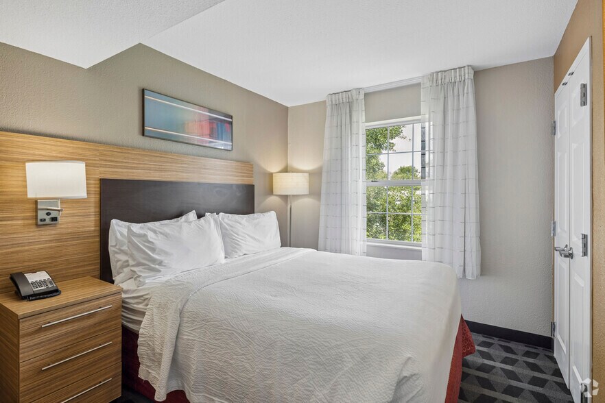 More Photos Of 11309 Abercorn St, Savannah Hotel For Sale