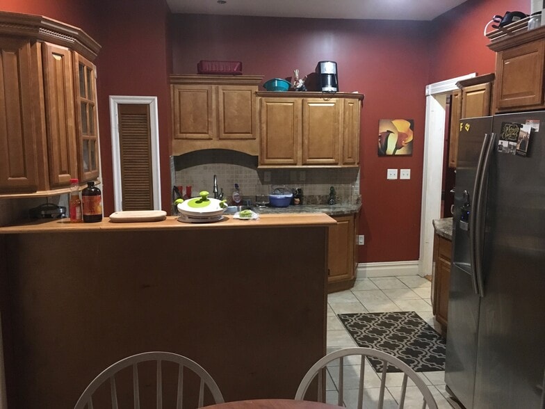 More Photos Of 71 Vine St, New Britain Apartments For Sale
