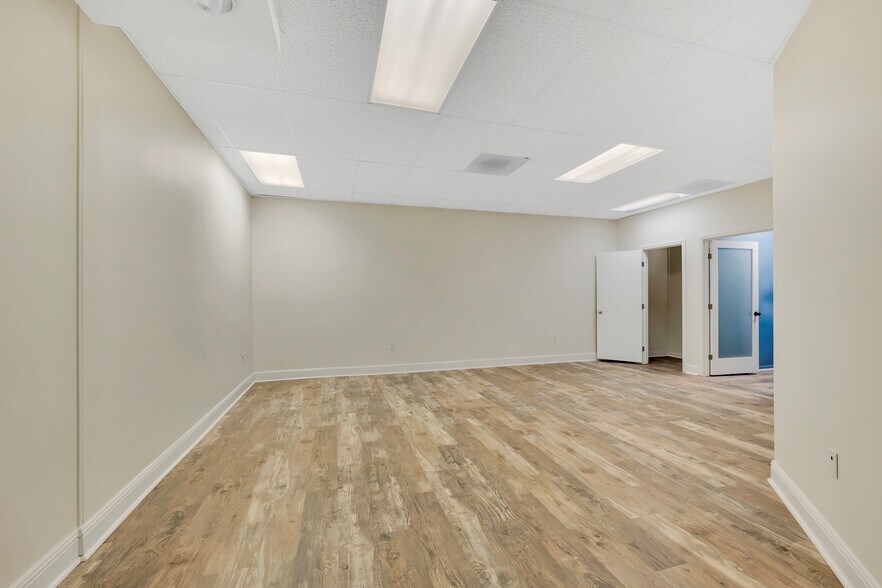 More Photos Of 2360-2364 E Ventura Blvd, Camarillo Storefront For Lease