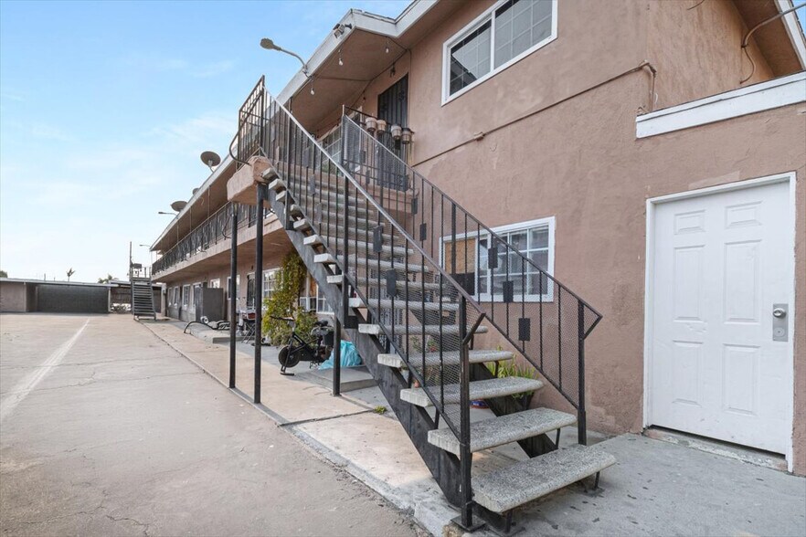More Photos Of 4434-4436 Clara St, Cudahy Apartments For Sale
