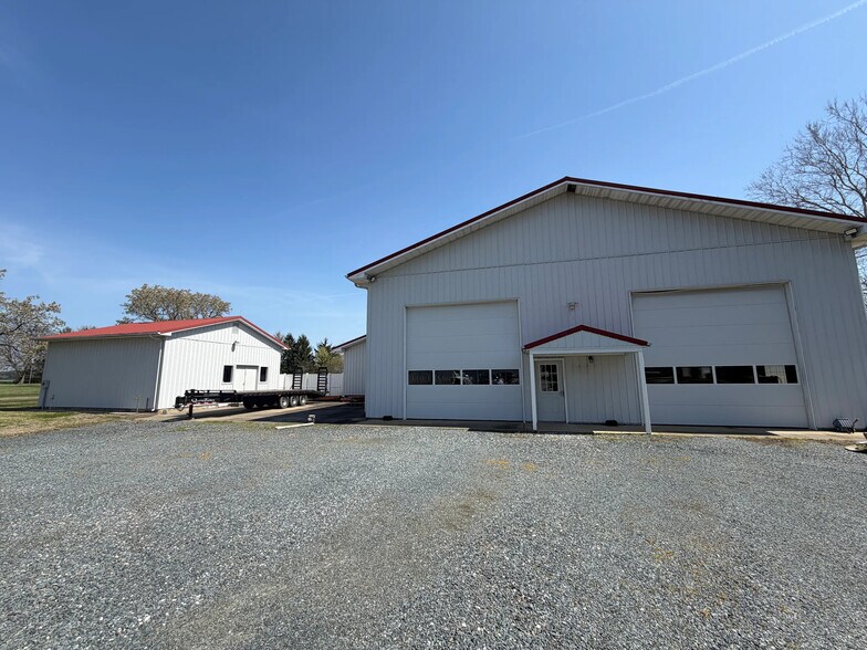 More Photos Of 27013 E Lillian St, Hebron Warehouse For Sale
