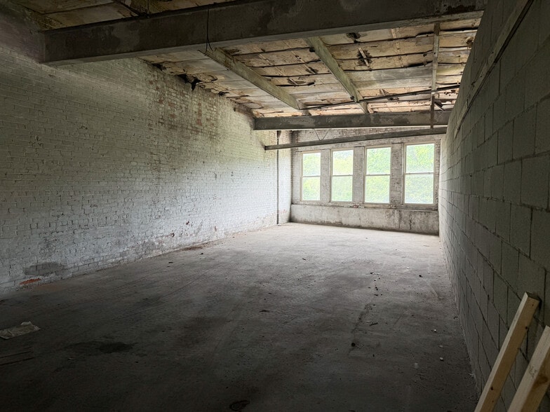 More Photos Of 3363 Reading Rd, Cincinnati Warehouse For Sale