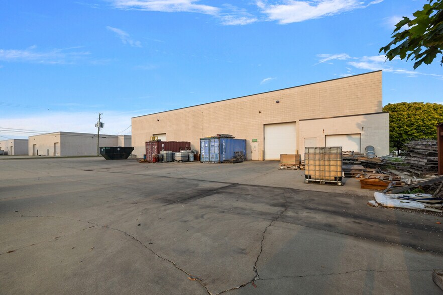 More Photos Of 44567 Morley Dr, Clinton Township Warehouse For Sale