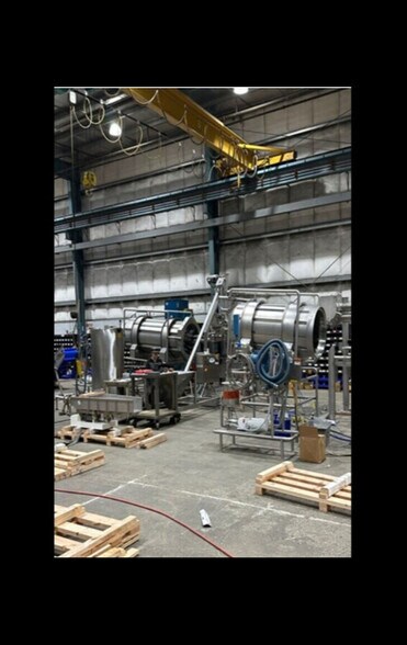 More Photos Of 500 E Illinois St, Newberg Manufacturing For Lease