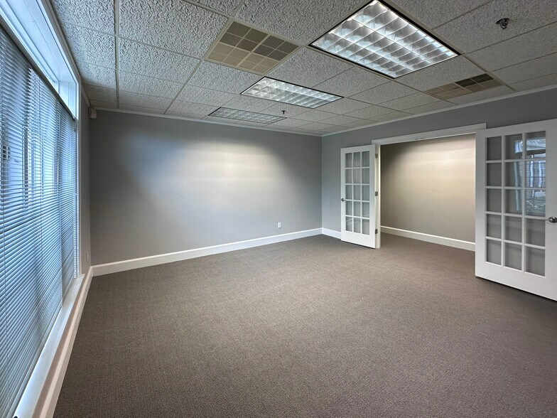 More Photos Of 176 East Main St, Westborough Medical For Sale