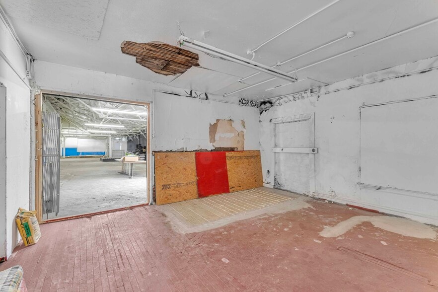 More Photos Of 7500 Bessemer Ave, Cleveland Manufacturing For Lease