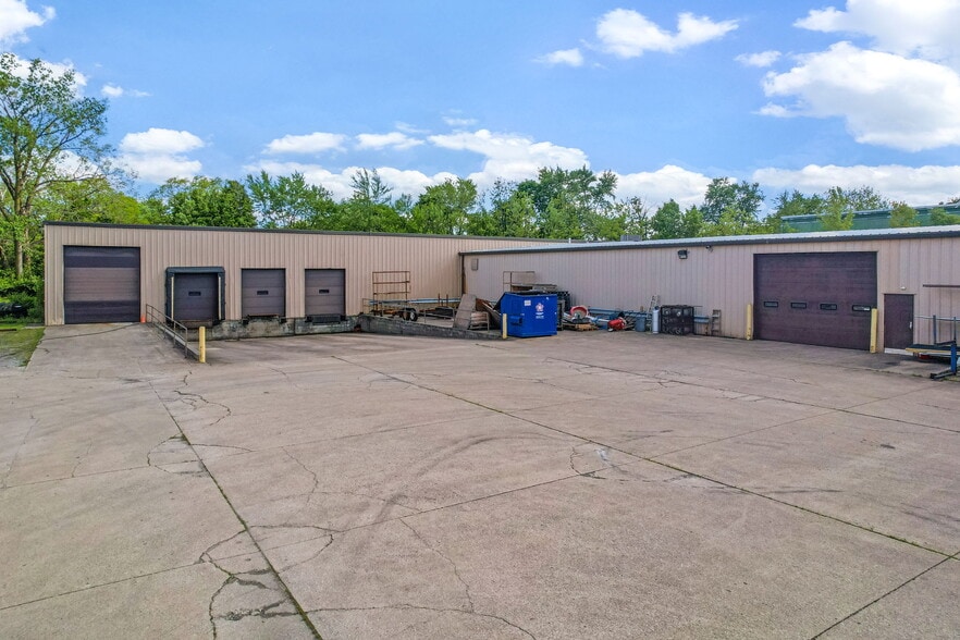 More Photos Of 2591 Harrison Rd, Columbus Warehouse For Sale