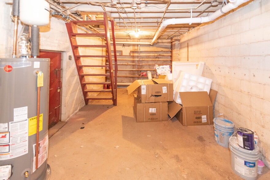 More Photos Of 3600 S Hanover St, Baltimore Storefront For Sale