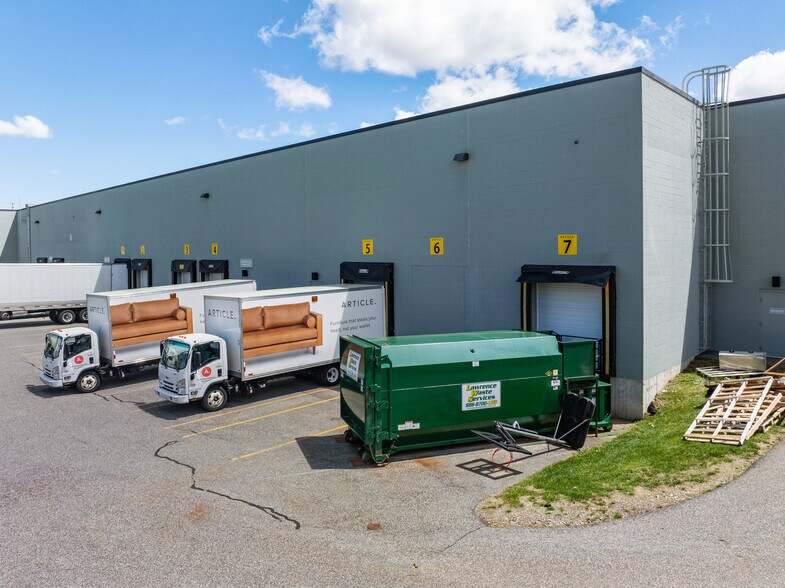 More Photos Of 3 Walpole Park S, Walpole Warehouse For Lease