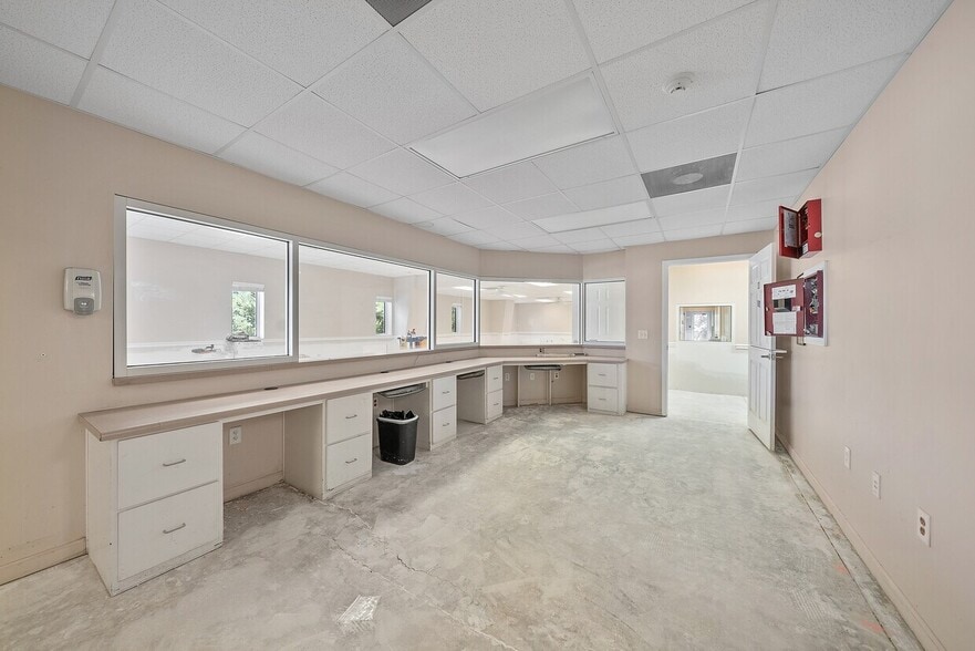 More Photos Of 230 N Tyndall Pky, Panama City Office For Lease