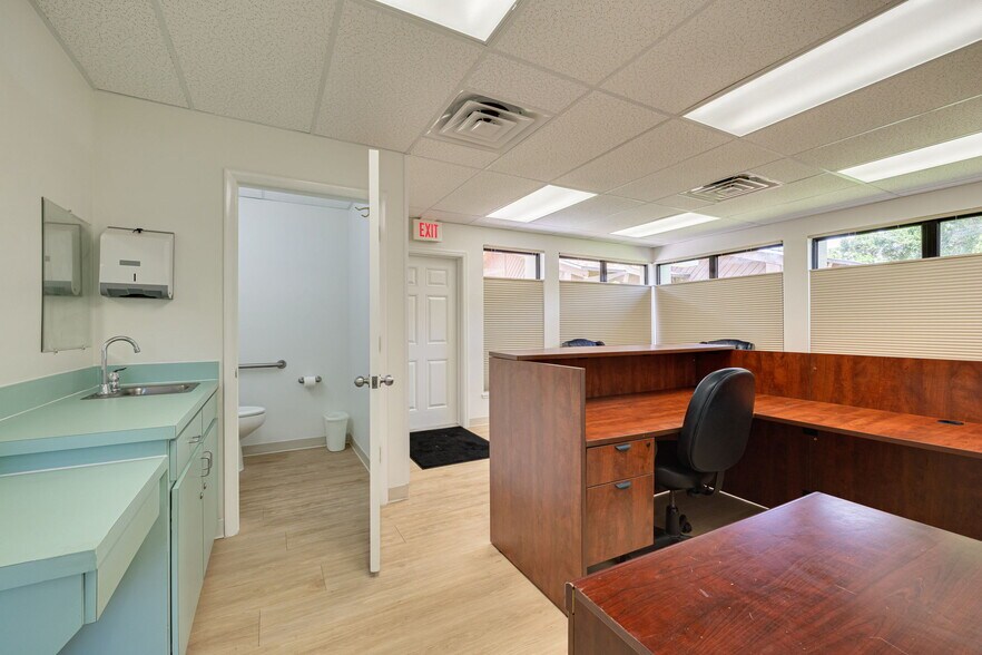 More Photos Of 1105 S Fort Harrison Ave, Clearwater Medical For Lease