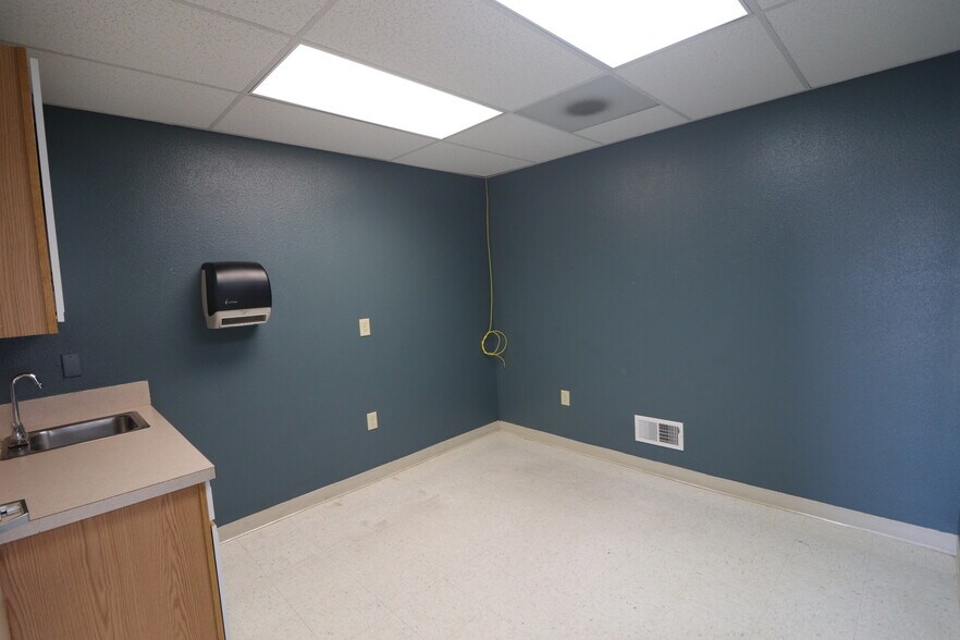 More Photos Of 39141 Pocahontas, Baker City Medical For Sale