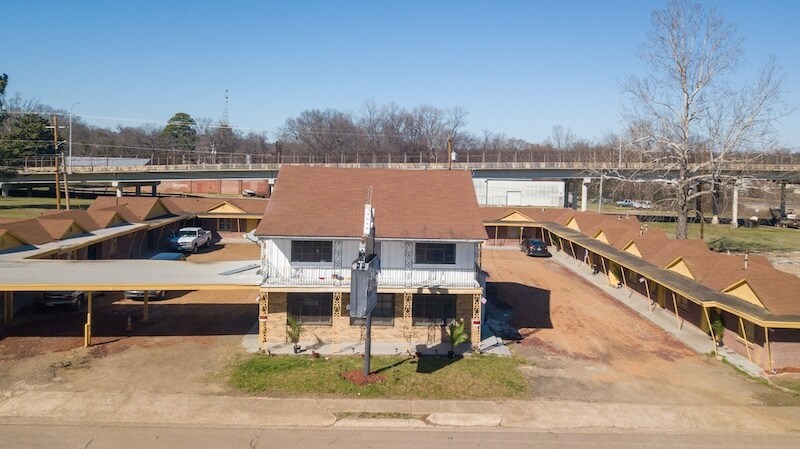 More Photos Of 1220 W 7th St, Texarkana Apartments For Sale