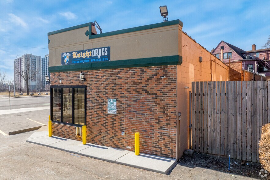 More Photos Of 8367 E Jefferson Ave, Detroit Drugstore For Lease