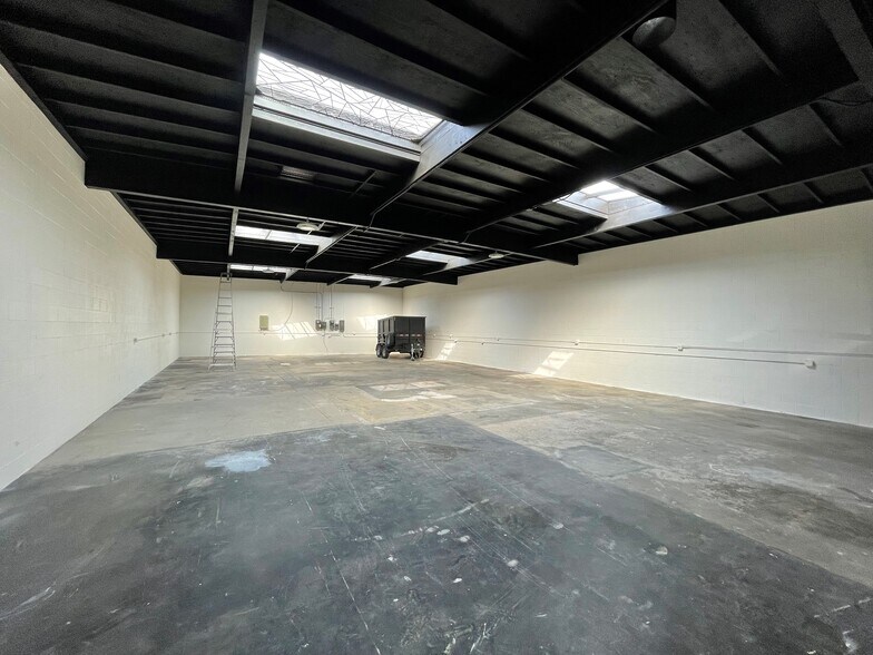More Photos Of 13425 Beach Ave, Marina del Rey Warehouse For Lease