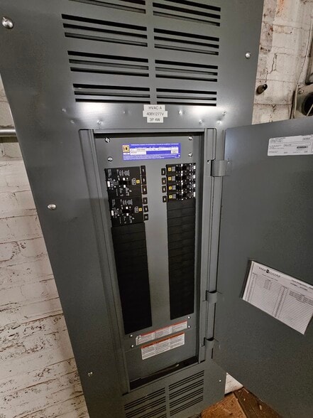 More Photos Of 4861 Spring Grove Ave, Cincinnati Warehouse For Lease