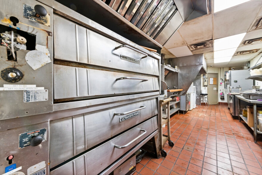 More Photos Of 1090 Rochester Rd, Troy Restaurant For Sale