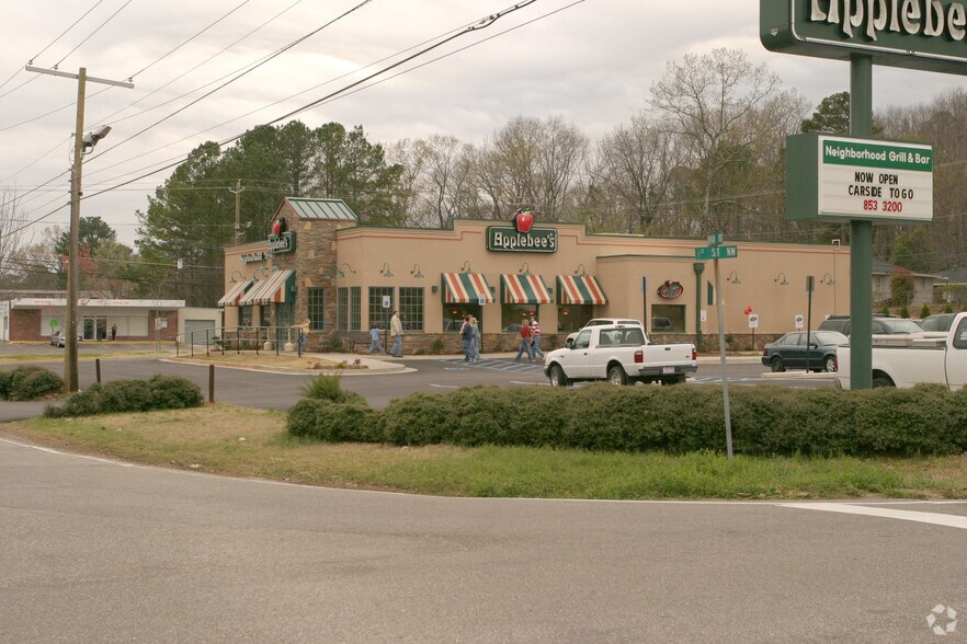 More Photos Of 1600 Huffman Rd, Birmingham Restaurant For Sale