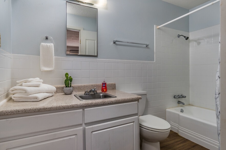 More Photos Of 912 N Hwy 87, Tulia Hotel For Sale