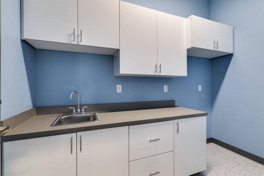 More Photos Of 3305 NW 192nd St, Edmond Healthcare For Sale