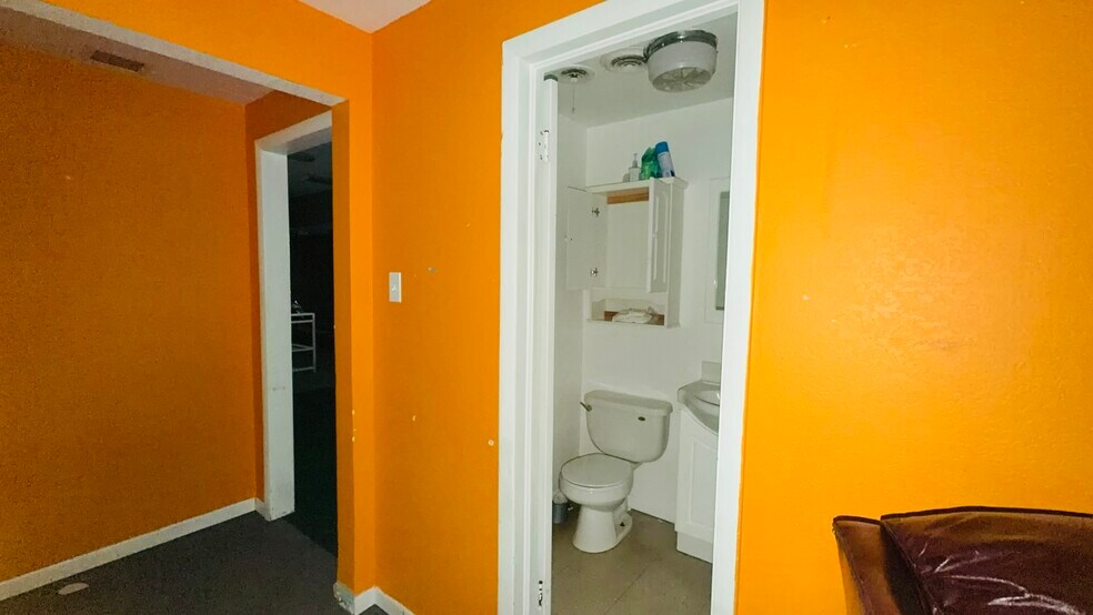 More Photos Of 109 W Midway Dr, Euless Medical For Sale