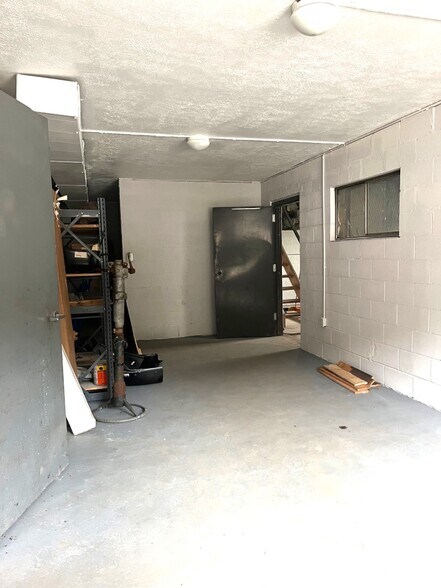 More Photos Of 1235 Evergreen Rd, Pittsburgh Auto Repair For Sale