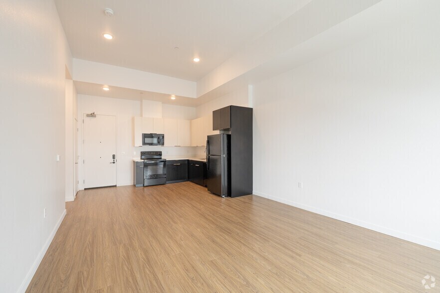 More Photos Of 107 S Hewitt St, Los Angeles Apartments For Lease