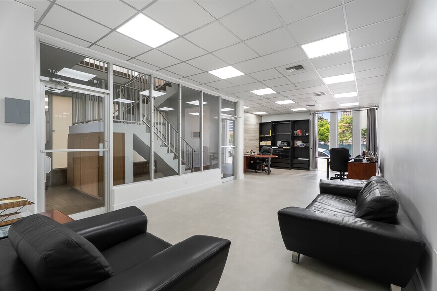 More Photos Of 117 Majorca Ave, Coral Gables Office For Sale