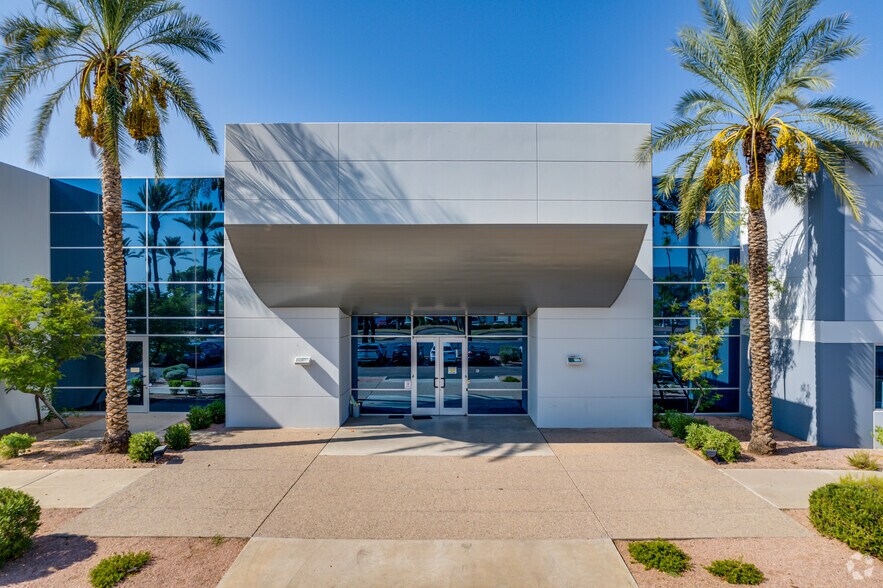 More Photos Of 3157 E Elwood St, Phoenix Distribution For Lease