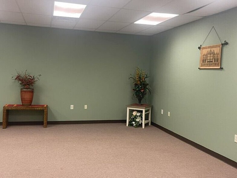 More Photos Of 680 E FM 120, Pottsboro Freestanding For Lease