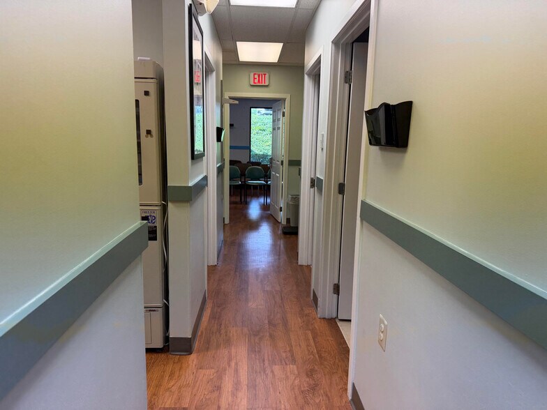 More Photos Of 295 Buck Rd, Holland Office For Sale