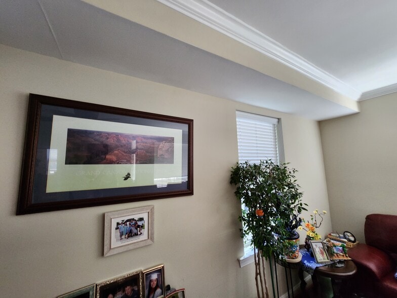 More Photos Of 1901 Pennview Rd, Havertown Flex For Sale