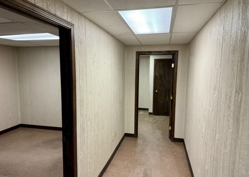 More Photos Of 621 Industrial dr, Ardmore Industrial For Lease