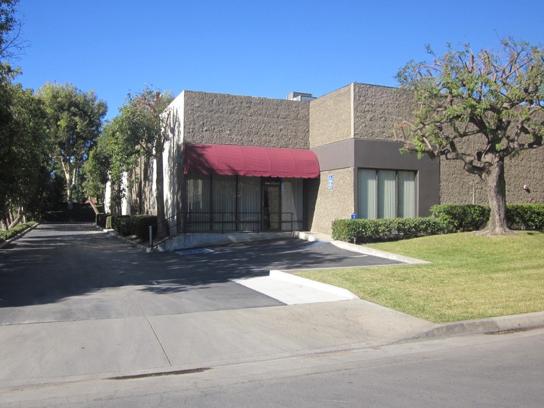 More Photos Of 14201-14211 Chambers Rd, Tustin Manufacturing For Lease