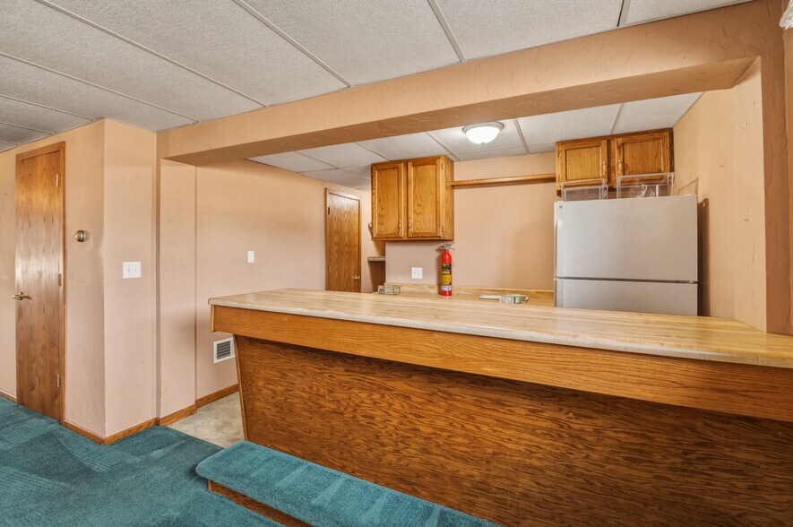 More Photos Of 3450 Mid Valley Dr, De Pere Flex For Sale