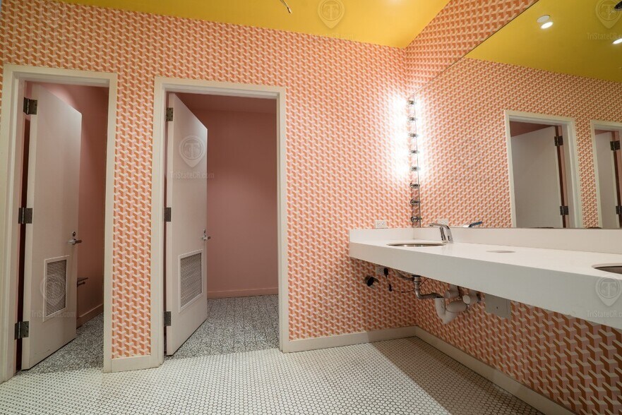 More Photos Of 200 Central Park S, New York Multifamily For Sale