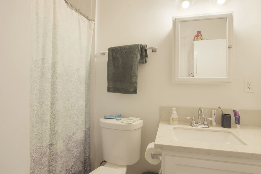 More Photos Of 1142-1148 E 1st St, Long Beach Apartments For Sale