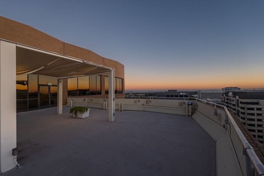 More Photos Of 2 N Lake Ave, Pasadena Office For Lease