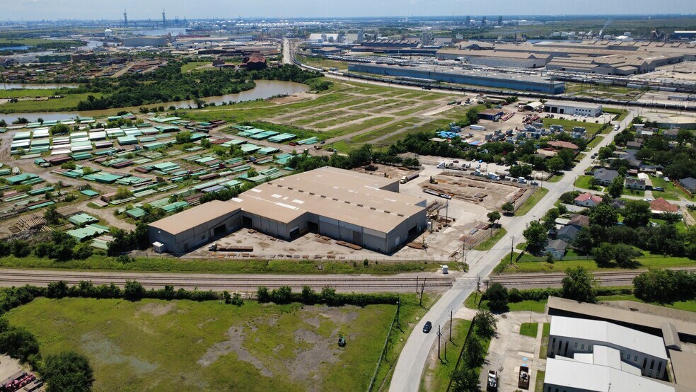 More Photos Of 1629 Miles St, Houston Manufacturing For Lease